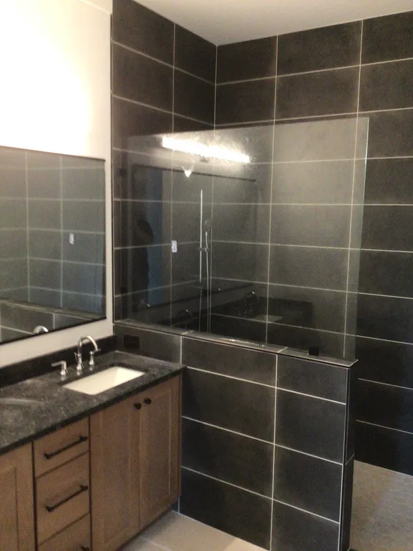 Frameless Splash Panels